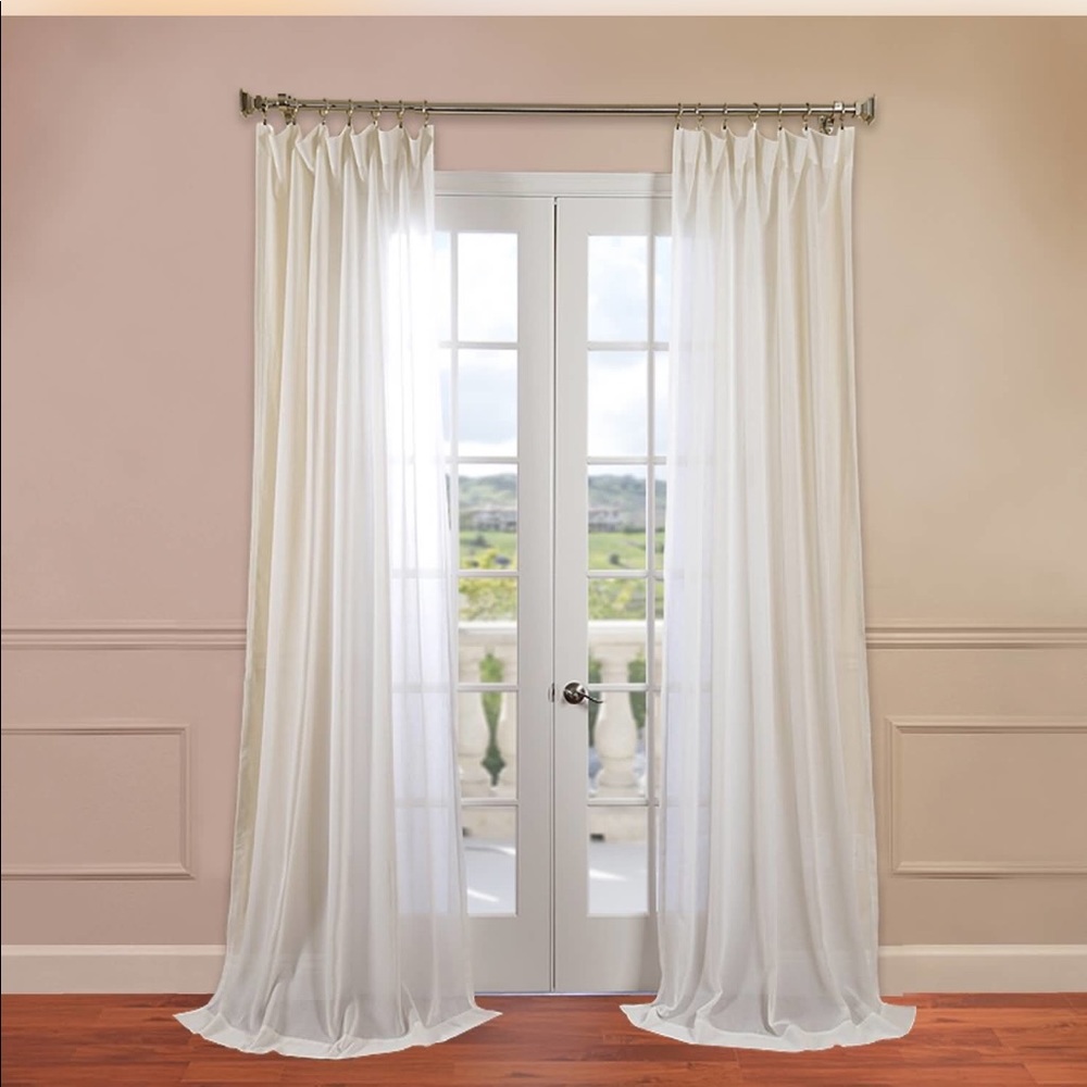 Soft and Airy Curtins